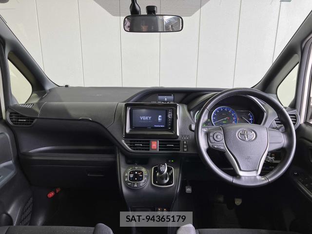 Toyota VOXY HYBRID 2014-03 7331154-5