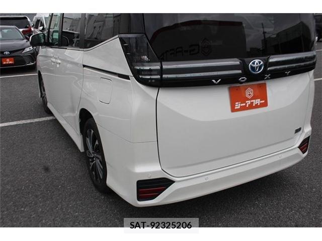 Toyota VOXY HYBRID 2025-05 7331144-14