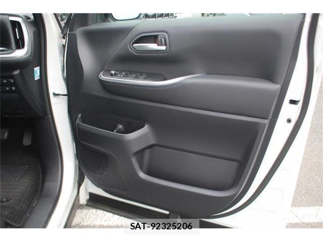 Toyota VOXY HYBRID 2025-05 7331144-16