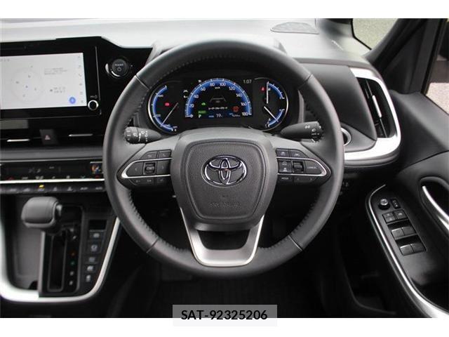Toyota VOXY HYBRID 2025-05 7331144-20