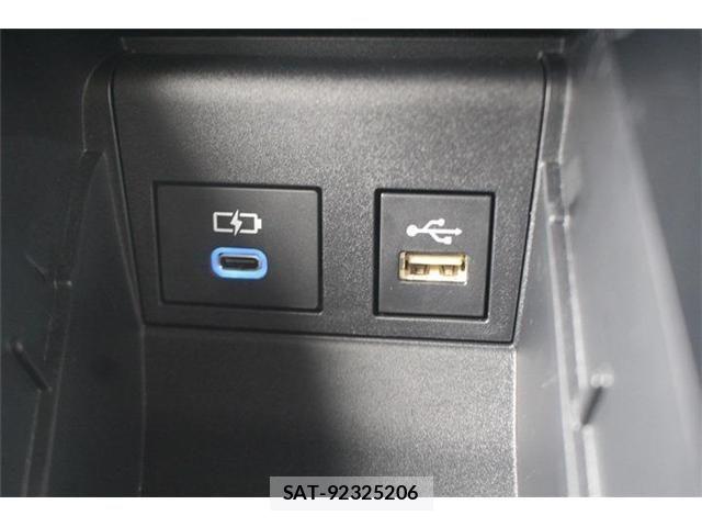 Toyota VOXY HYBRID 2025-05 7331144-26