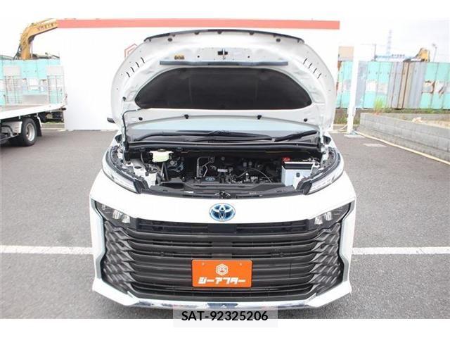 Toyota VOXY HYBRID 2025-05 7331144-29