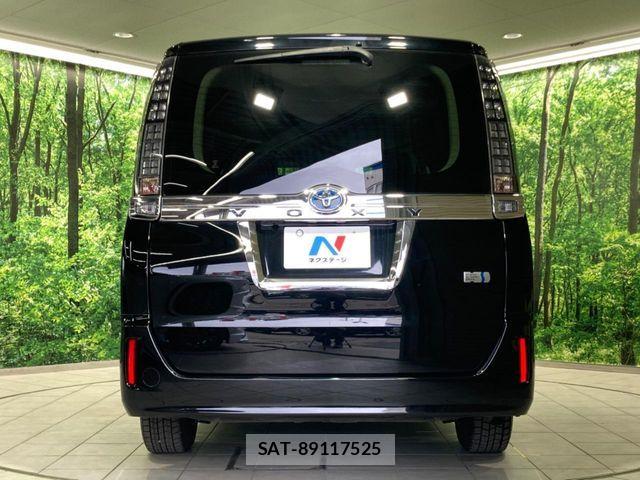 Toyota VOXY HYBRID 2014-06 7331155-14