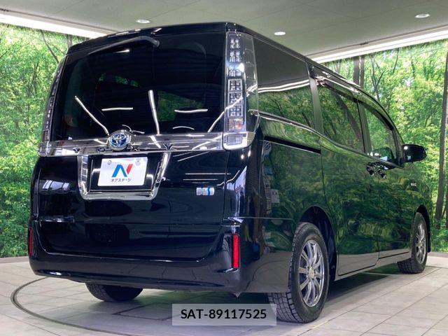 Toyota VOXY HYBRID 2014-06 7331155-16