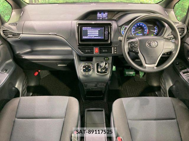 Toyota VOXY HYBRID 2014-06 7331155-1