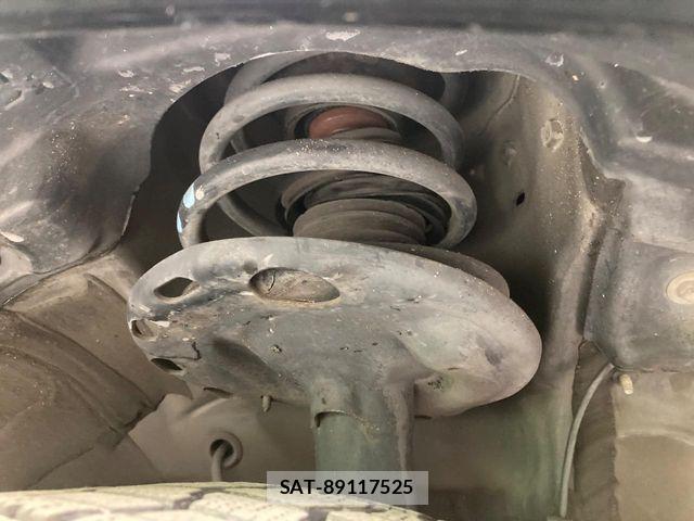 Toyota VOXY HYBRID 2014-06 7331155-19