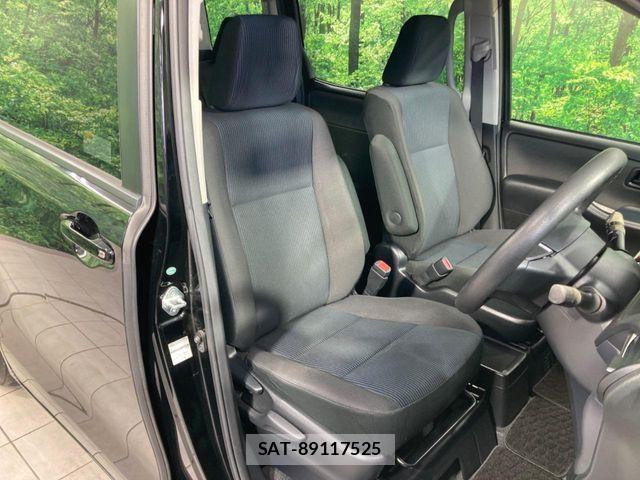Toyota VOXY HYBRID 2014-06 7331155-6