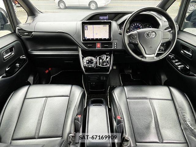 Toyota VOXY HYBRID 2019-05 7331150-1