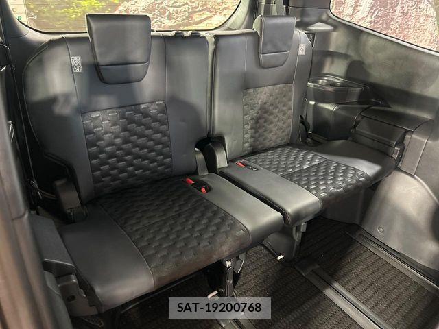 Toyota VOXY HYBRID 2025-06 7331124-9