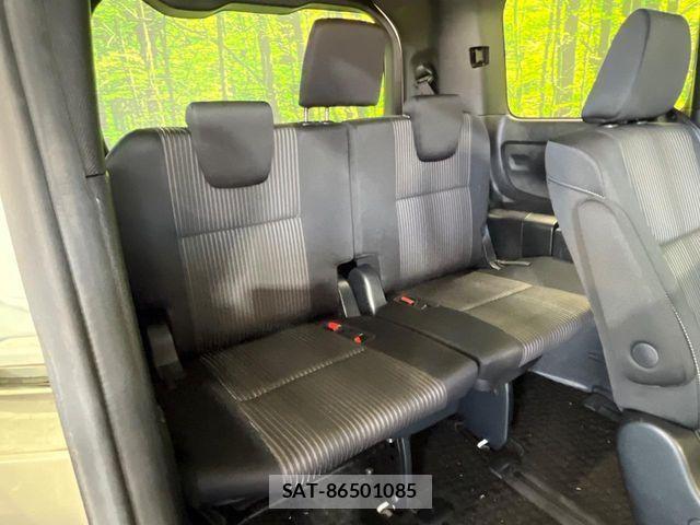Toyota VOXY HYBRID 2017-07 7331152-9