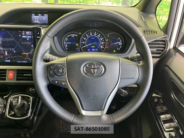 Toyota VOXY HYBRID 2017-07 7331152-11