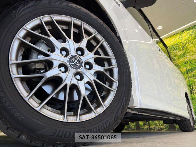 Toyota VOXY HYBRID 2017-07 7331152-13