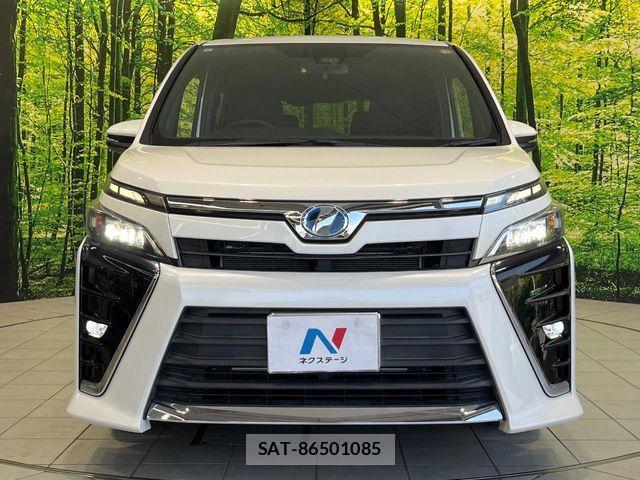 Toyota VOXY HYBRID 2017-07 7331152-14
