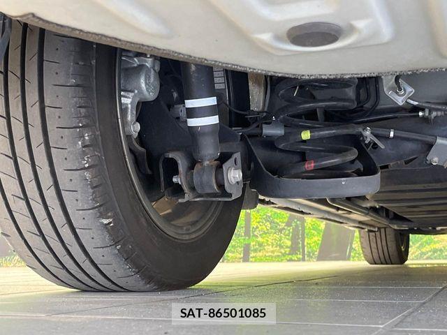 Toyota VOXY HYBRID 2017-07 7331152-19