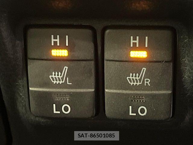 Toyota VOXY HYBRID 2017-07 7331152-6