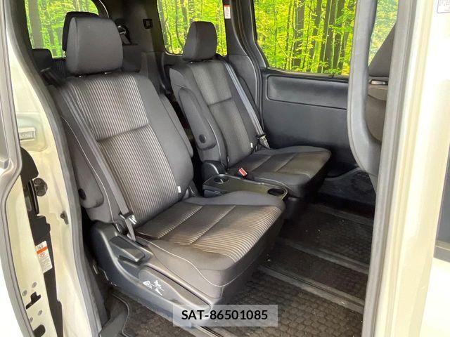 Toyota VOXY HYBRID 2017-07 7331152-8