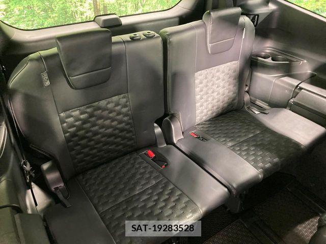 Toyota VOXY HYBRID 2022-09 7331126-9