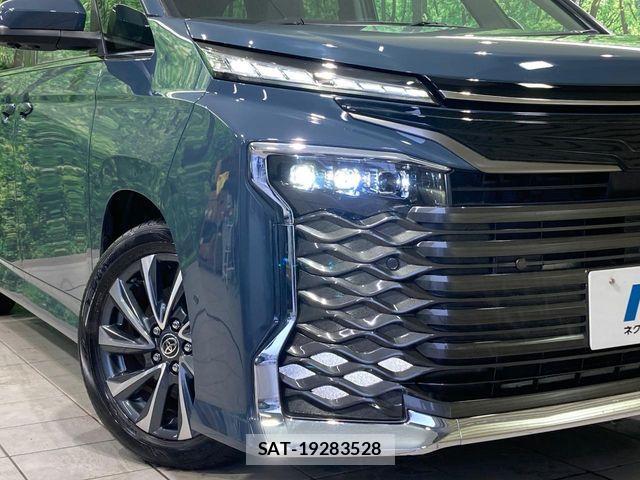 Toyota VOXY HYBRID 2022-09 7331126-12