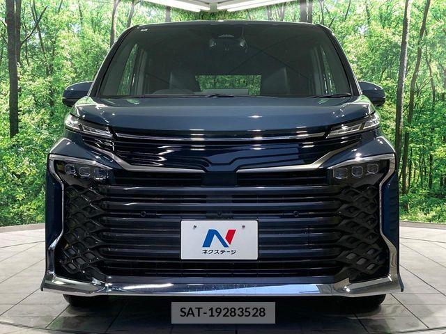 Toyota VOXY HYBRID 2022-09 7331126-14