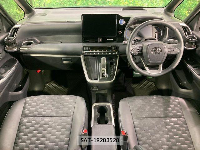 Toyota VOXY HYBRID 2022-09 7331126-1