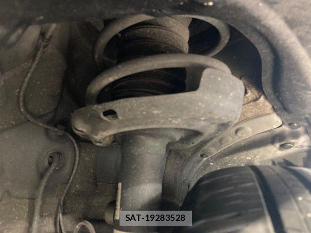 Toyota VOXY HYBRID 2022-09 7331126-19