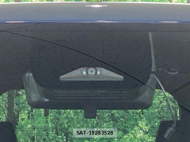 Toyota VOXY HYBRID 2022-09 7331126-4