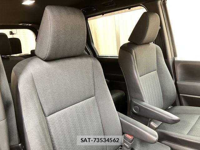 Toyota VOXY HYBRID 2023-02 7331149-17