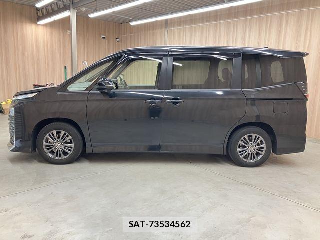Toyota VOXY HYBRID 2023-02 7331149-25