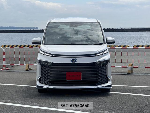 Toyota VOXY HYBRID 2025-09 7331125-22