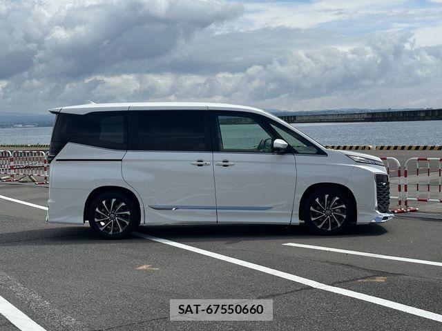 Toyota VOXY HYBRID 2025-09 7331125-23