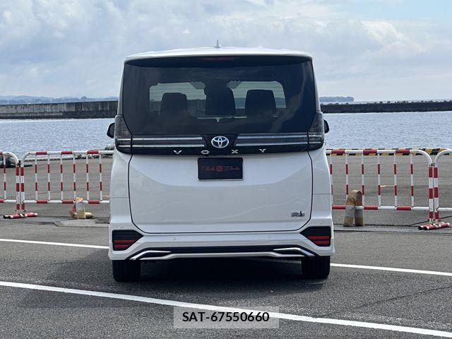 Toyota VOXY HYBRID 2025-09 7331125-24
