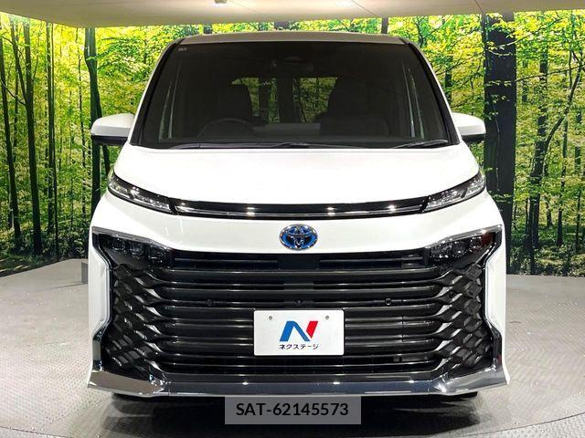 Toyota VOXY HYBRID 2023-03 7331129-13