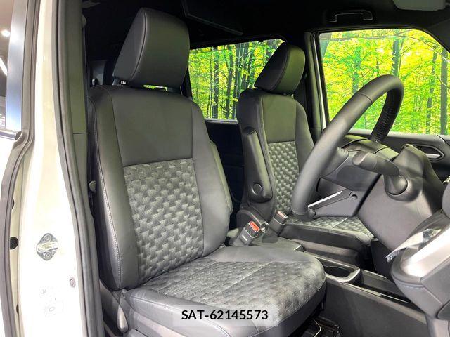 Toyota VOXY HYBRID 2023-03 7331129-7