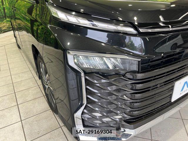 Toyota VOXY HYBRID 2025-02 7331130-12