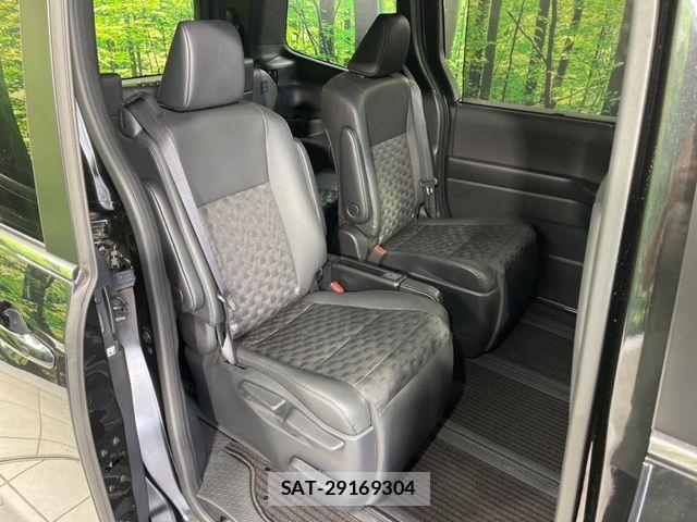 Toyota VOXY HYBRID 2025-02 7331130-8