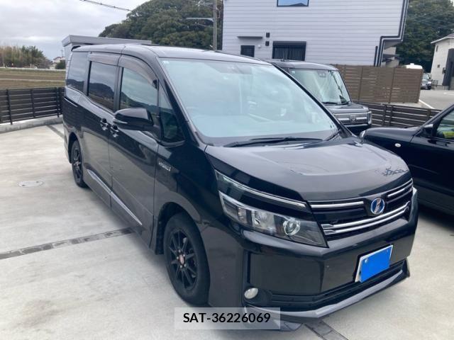 Toyota VOXY HYBRID 2015-06 7331160-1