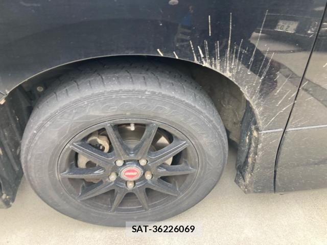 Toyota VOXY HYBRID 2015-06 7331160-7