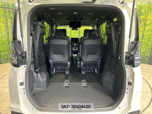 Toyota VOXY HYBRID 2022-09 7331146-10