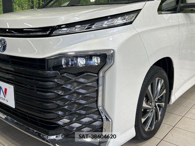 Toyota VOXY HYBRID 2022-09 7331146-11