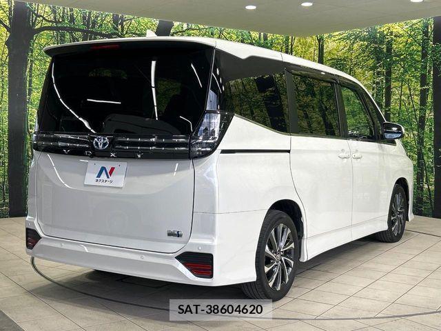 Toyota VOXY HYBRID 2022-09 7331146-16