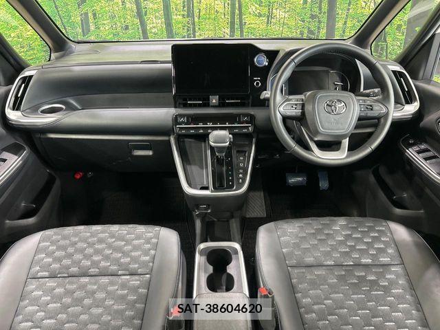 Toyota VOXY HYBRID 2022-09 7331146-1