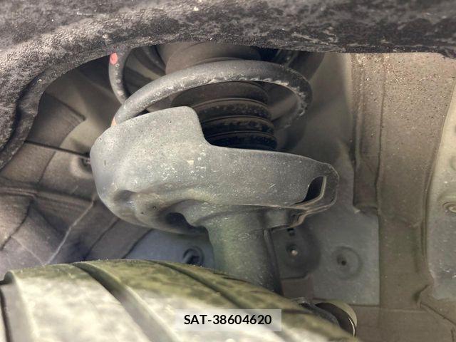 Toyota VOXY HYBRID 2022-09 7331146-19