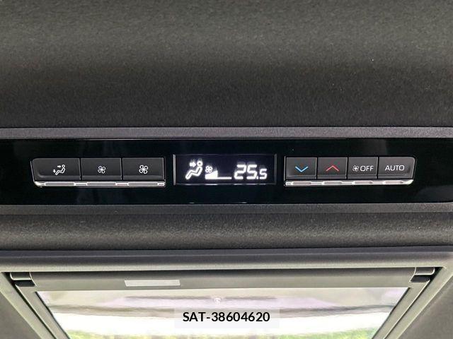 Toyota VOXY HYBRID 2022-09 7331146-5