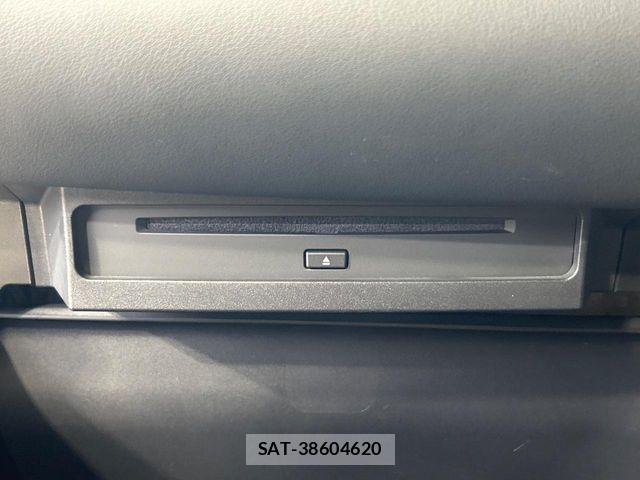 Toyota VOXY HYBRID 2022-09 7331146-7