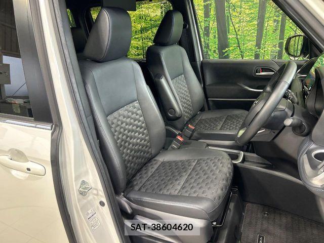 Toyota VOXY HYBRID 2022-09 7331146-8