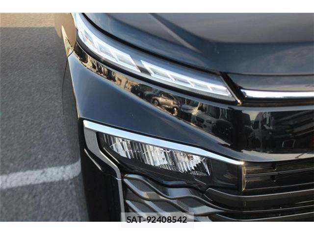 Toyota VOXY HYBRID 2025-06 7331142-12