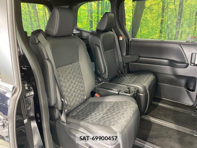 Toyota VOXY HYBRID 2024-12 7331128-9