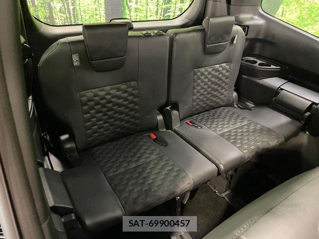 Toyota VOXY HYBRID 2024-12 7331128-10