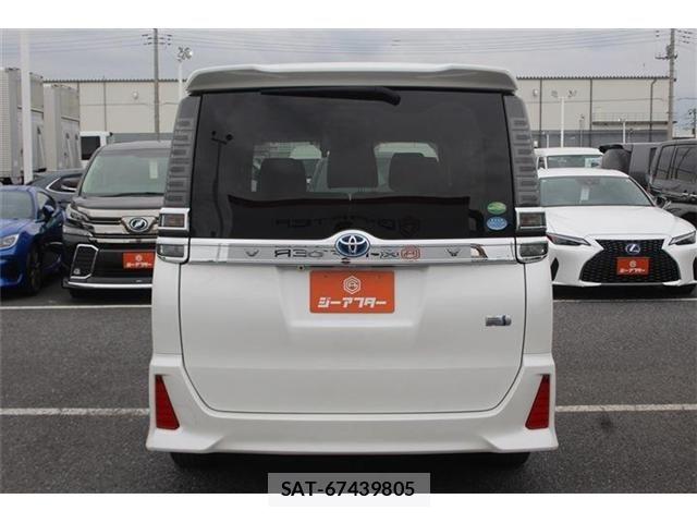 Toyota VOXY HYBRID 2018-10 7331153-9