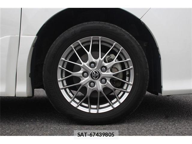 Toyota VOXY HYBRID 2018-10 7331153-10
